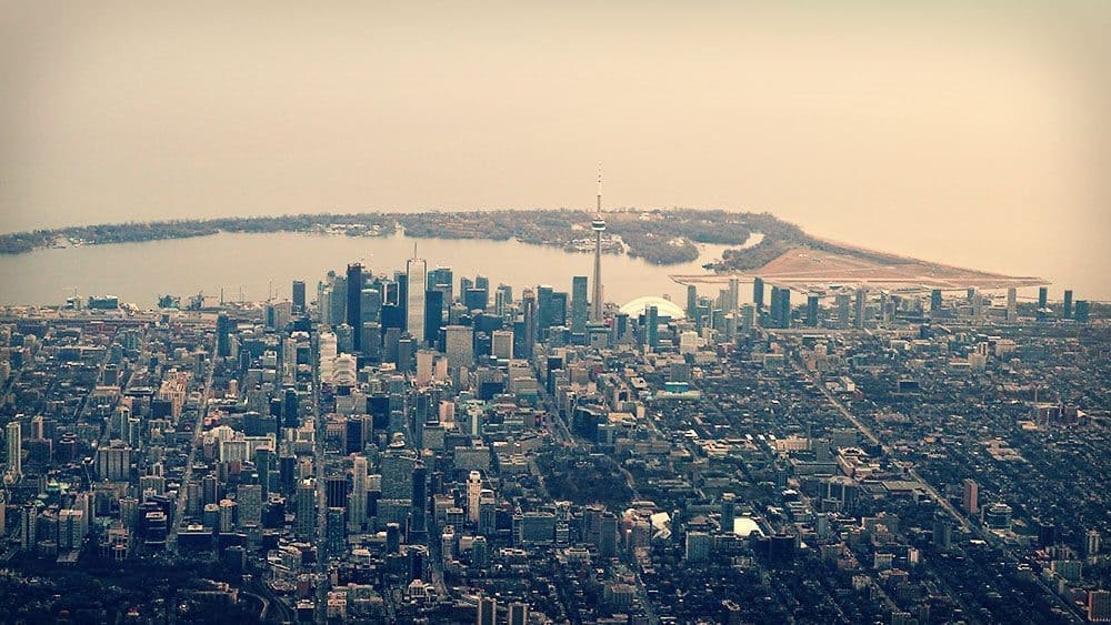 20111215000234_torontofromair