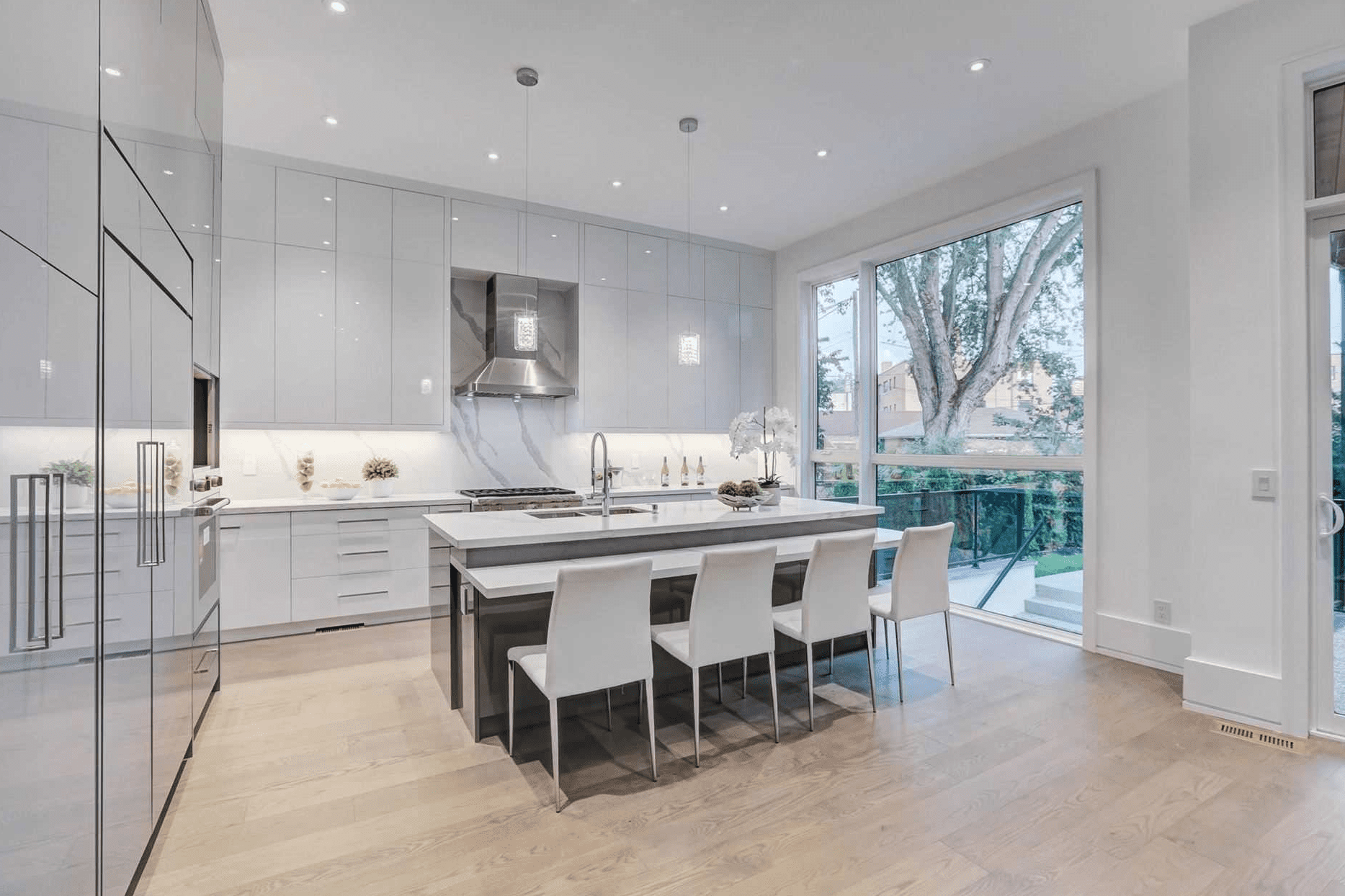 9 Chestnut Hills Crescent Dining